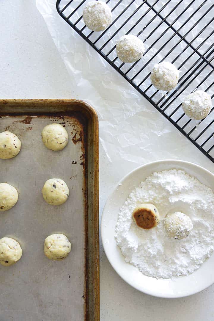 Italian Butterball Cookies in Powdered Sugar