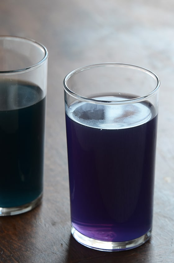 Natural Blue Food Coloring with Red Cabbage {VIDEO}