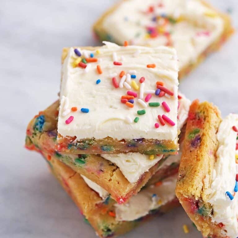 birthday cake blondies featured image
