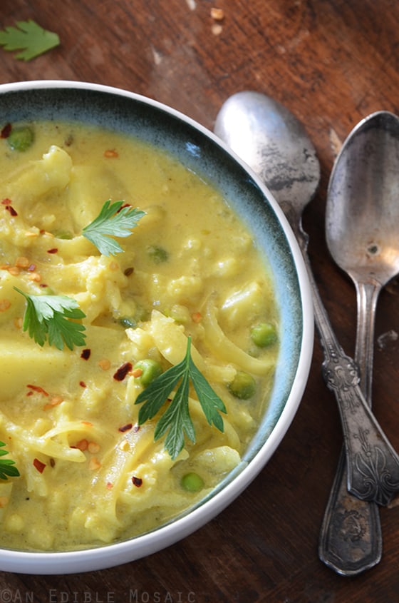 Green Pea, Baby Potato, and Cauliflower Curry 3