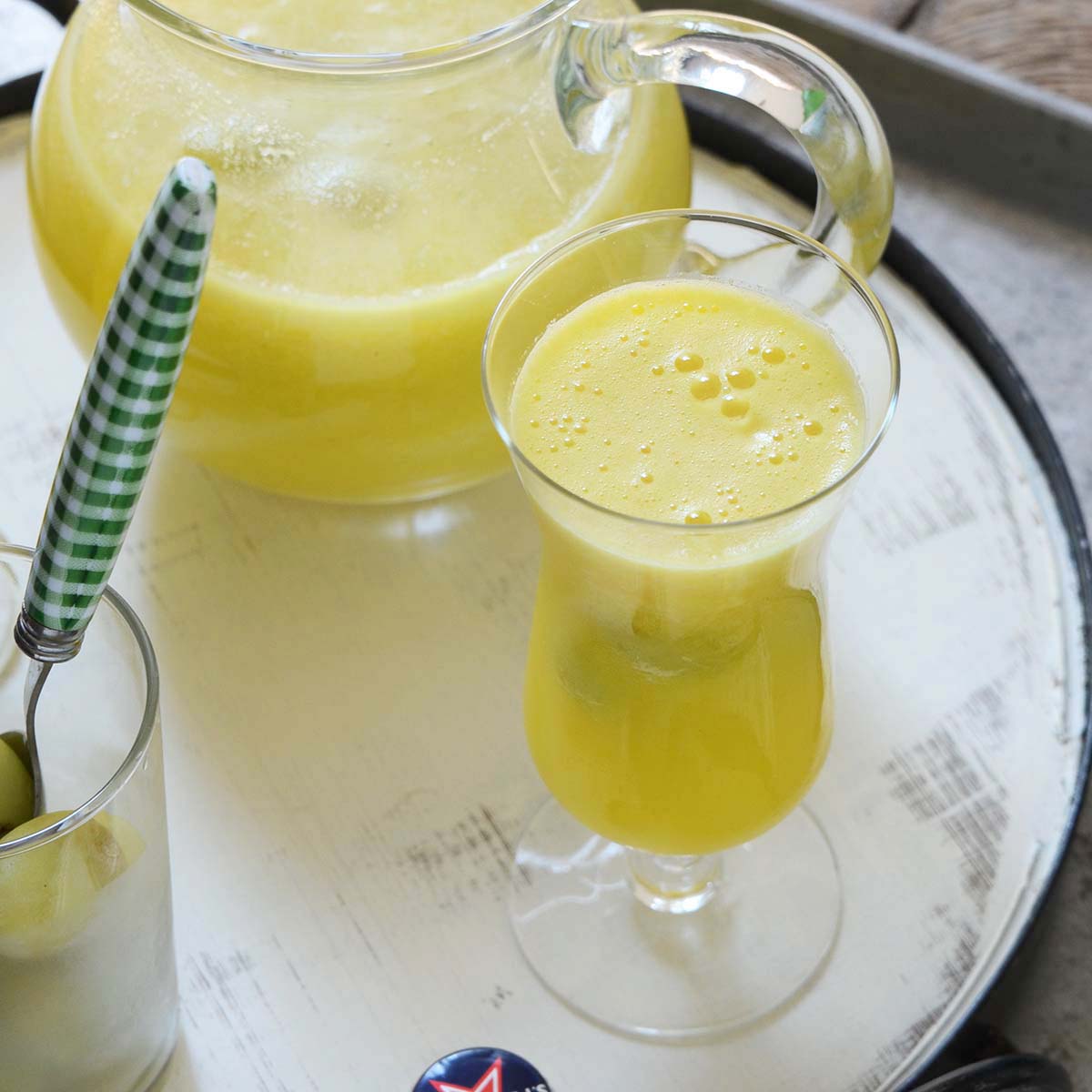 sparkling pineapple mocktail featured image