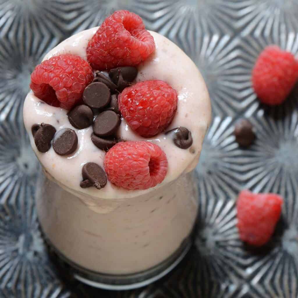 raspberry cottage cheese smoothie featured image