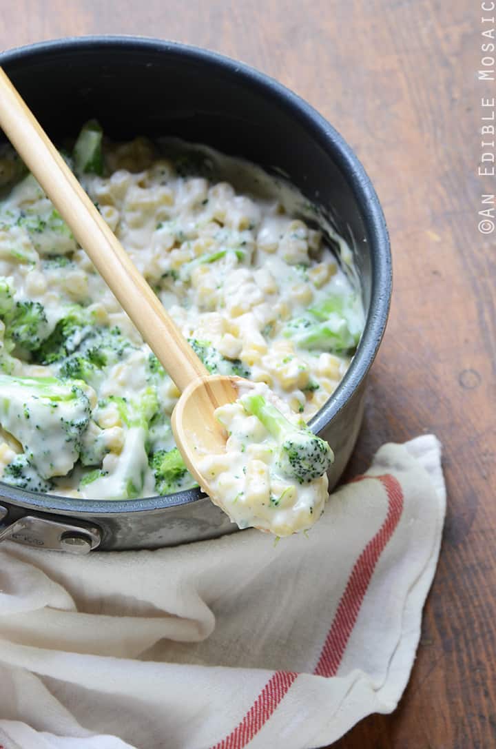 Stovetop White Cheese Macaroni and Cheese with Broccoli