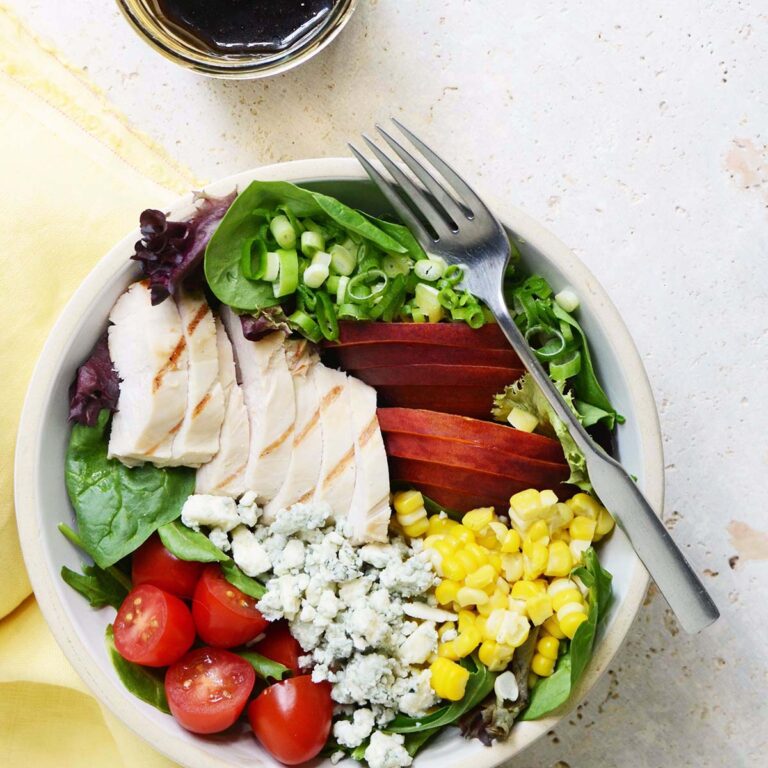 simple grilled chicken salad recipe featured image