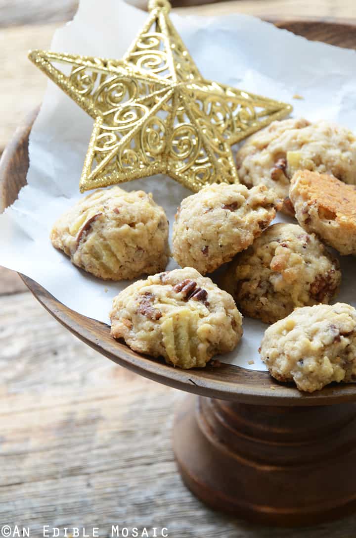 Maple Pecan Potato Chip Shortbread Cookies & 100 of the best cookie recipes for Christmas | PasstheSushi.com