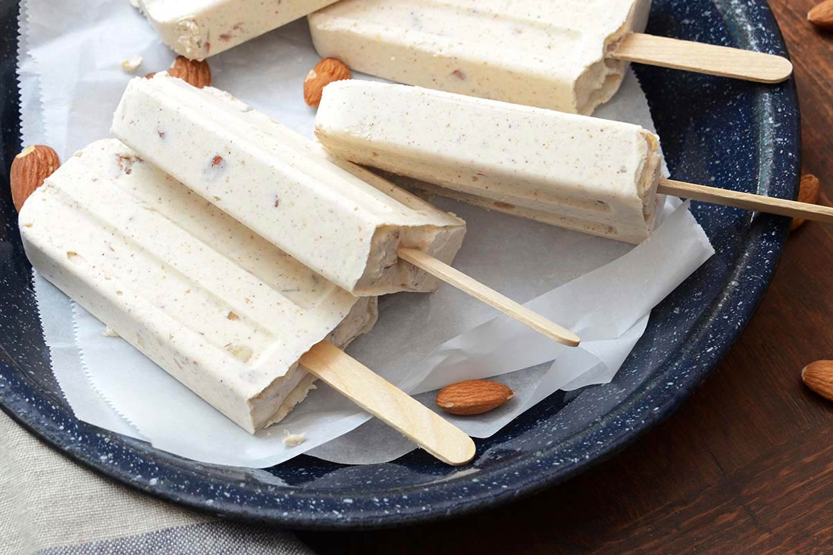 cinnamon almond cheesecake popsicles