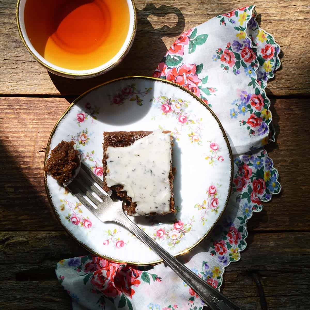 gingerbread snack cake featured image