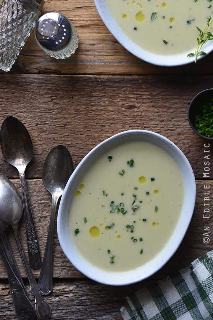 Creamy Garlic and Chive White Bean Chowder with Leeks {Gluten-Free}
