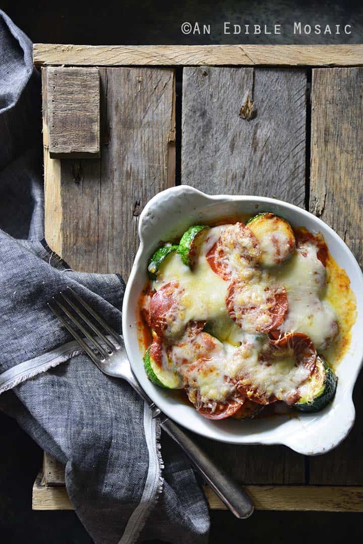15-Minute Low-Carb Zucchini Pizza Bake for One Top View