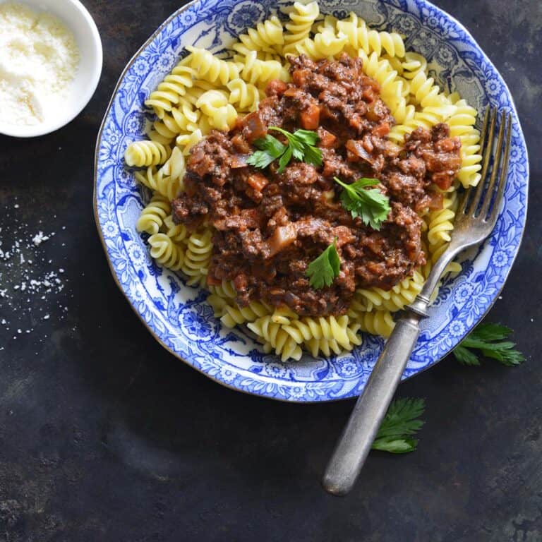 30 minute beef bolognese recipe featured image