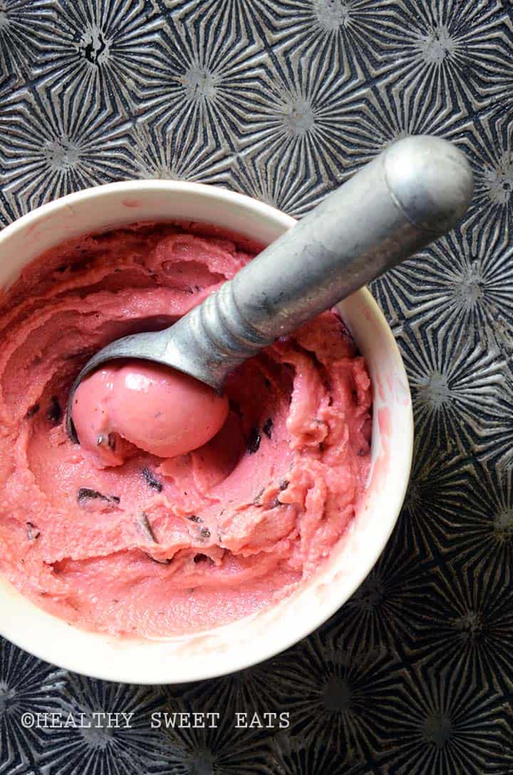 Easy 5-Ingredient Chocolate Chunk Strawberry Frozen Yogurt