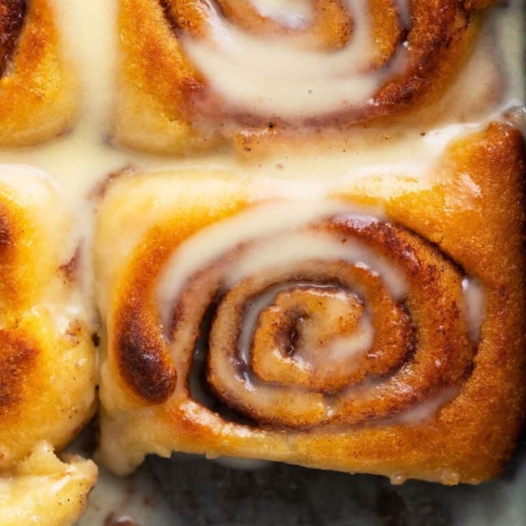 keto cinnamon rolls recipe featured image