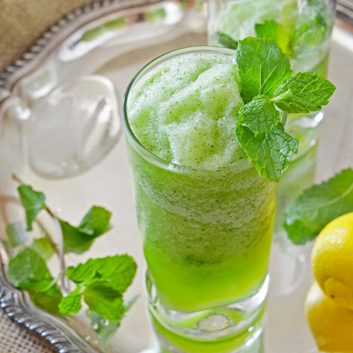 Limonana (Middle Eastern Frozen Mint Lemonade Recipe) - An Edible