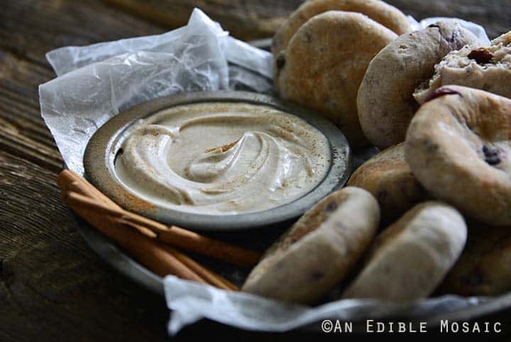 Cinnamon Cream Cheese Dip Recipe with Snacking Rounds