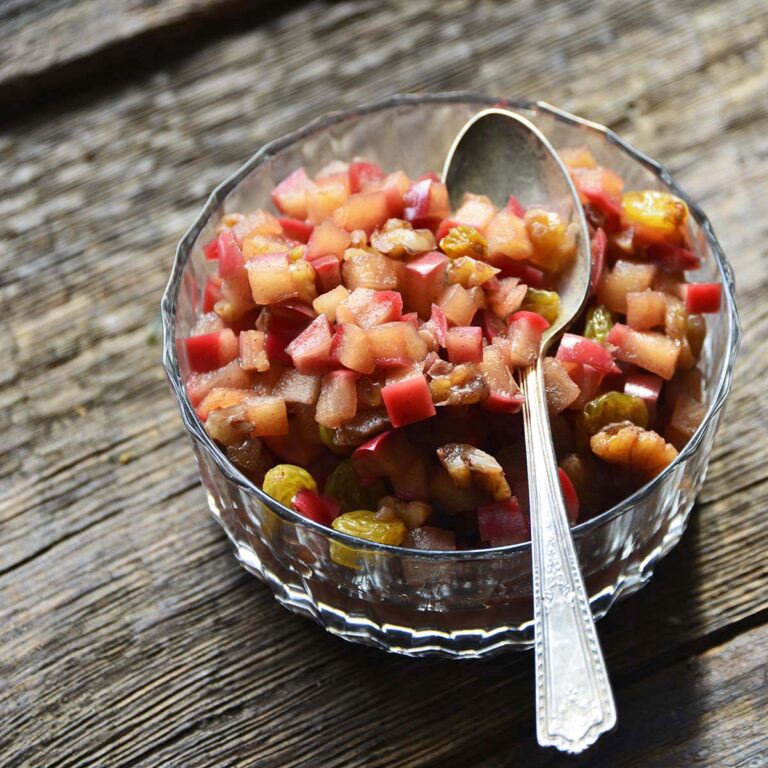 the best easy apple chutney recipe featured image
