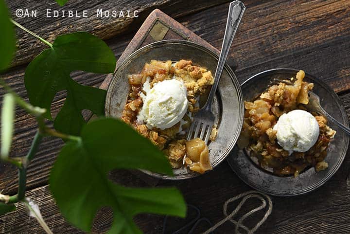 2 Dishes of Apple Crisp Recipe with Oats
