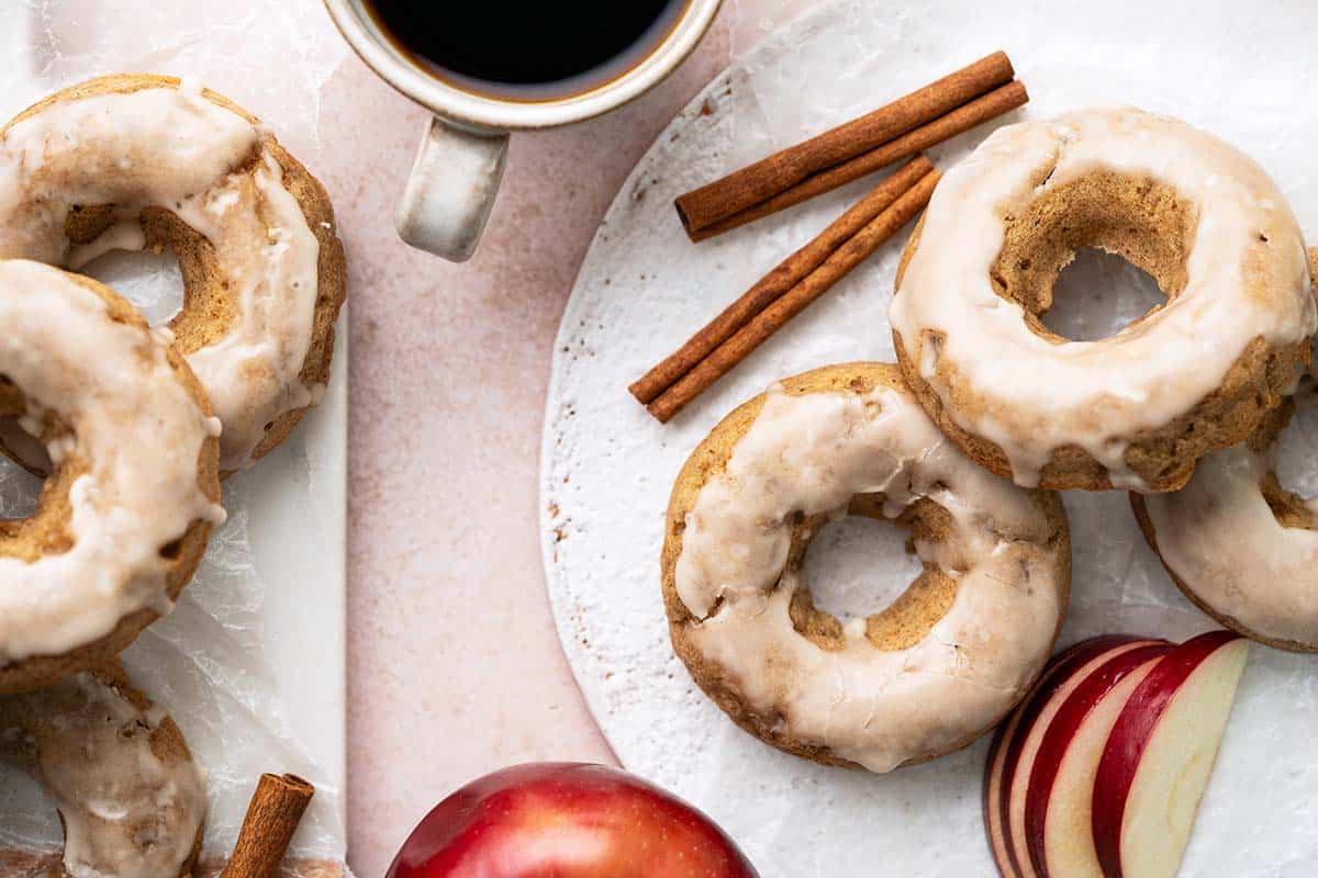 baked apple donuts with cinnamon and cider