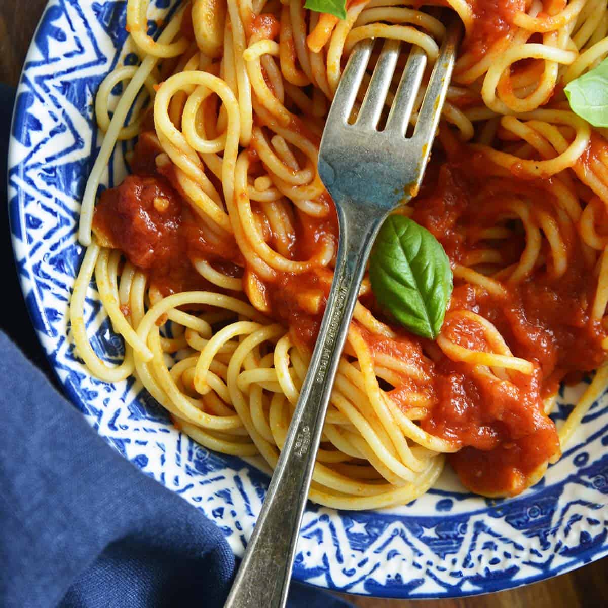 marinara sauce on pasta