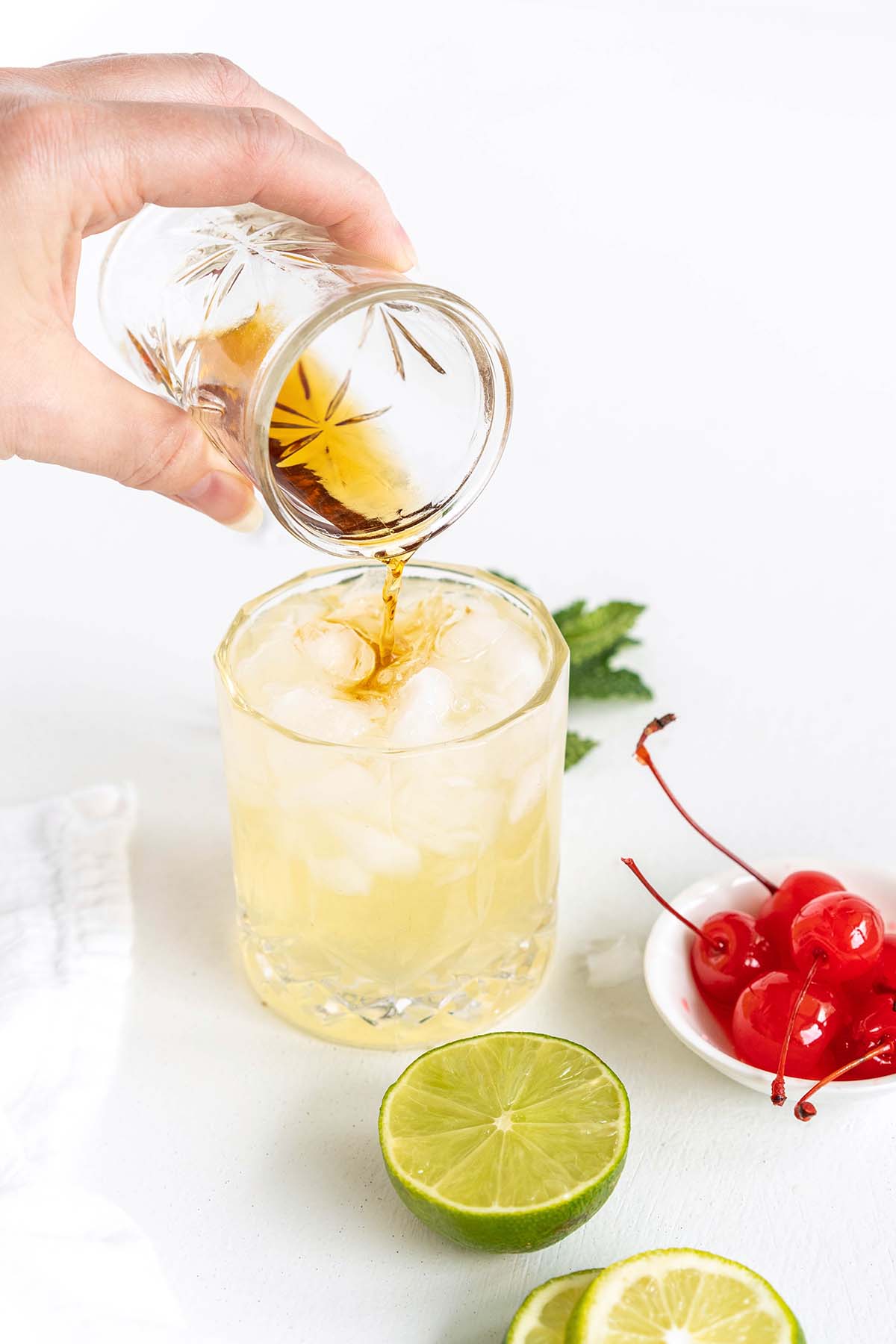 how to float rum on top of a cocktail drink