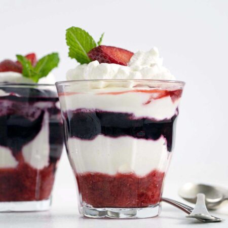no bake patriotic cheesecake parfaits featured image