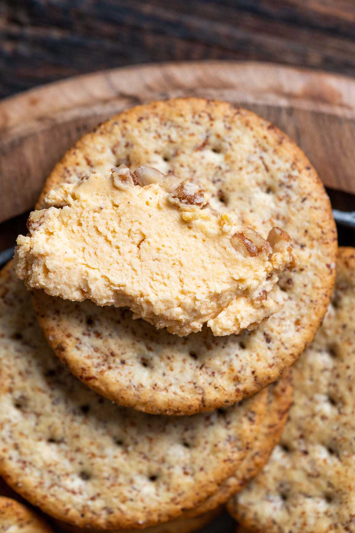 spreadable pub style cheddar spread whole grain cracker