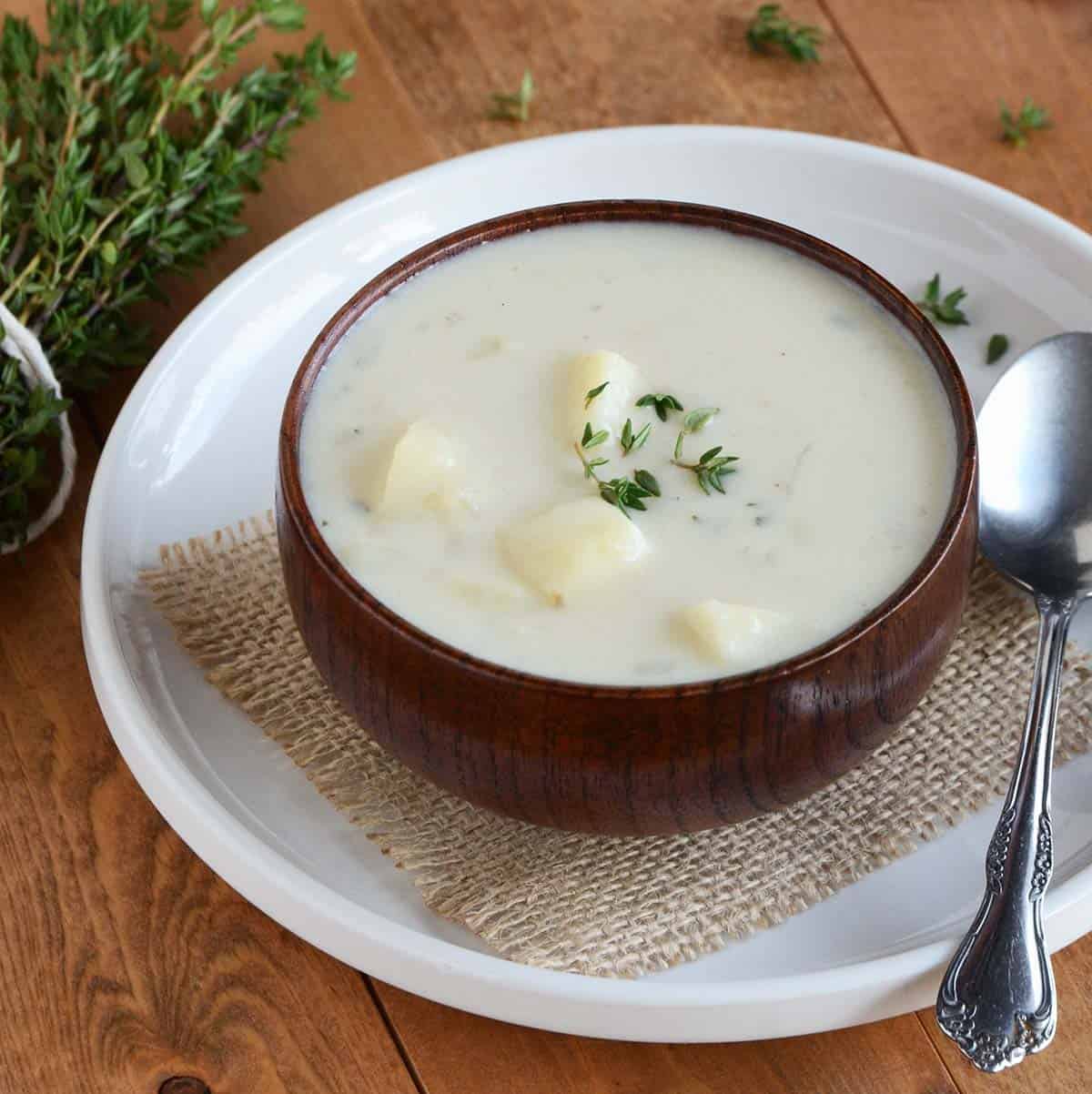 potato onion soup featured image