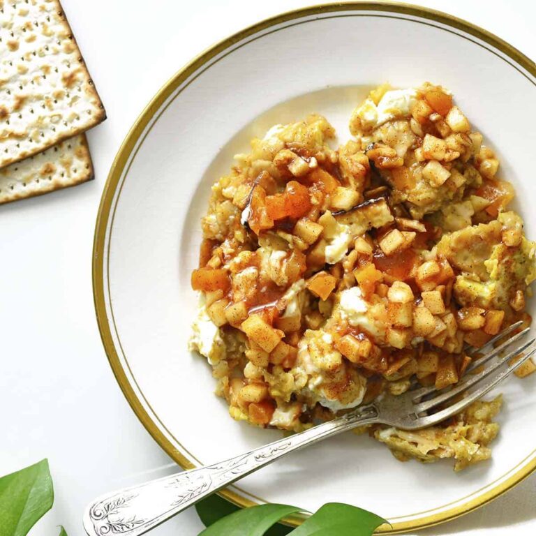 matzo brei recipe with charoset featured image