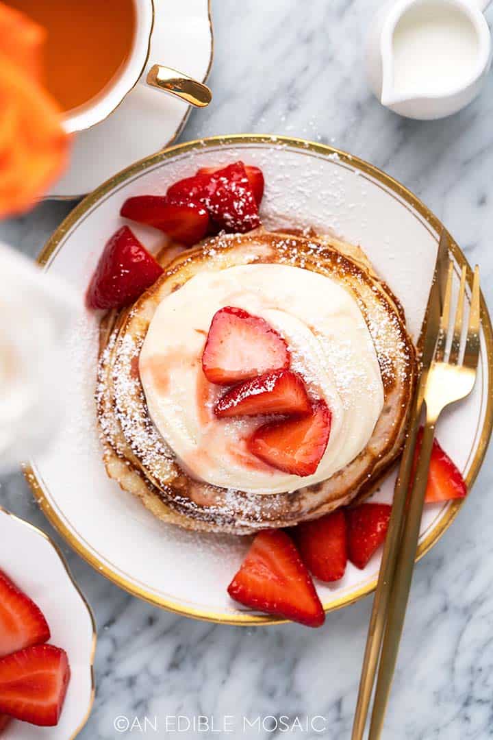 cheesecake pancakes with strawberries
