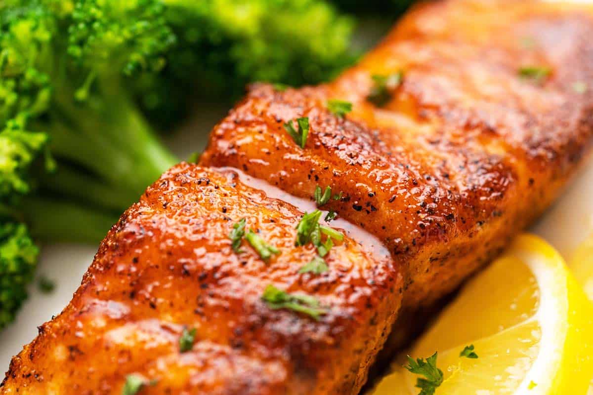 perfect spiced salmon with broccoli