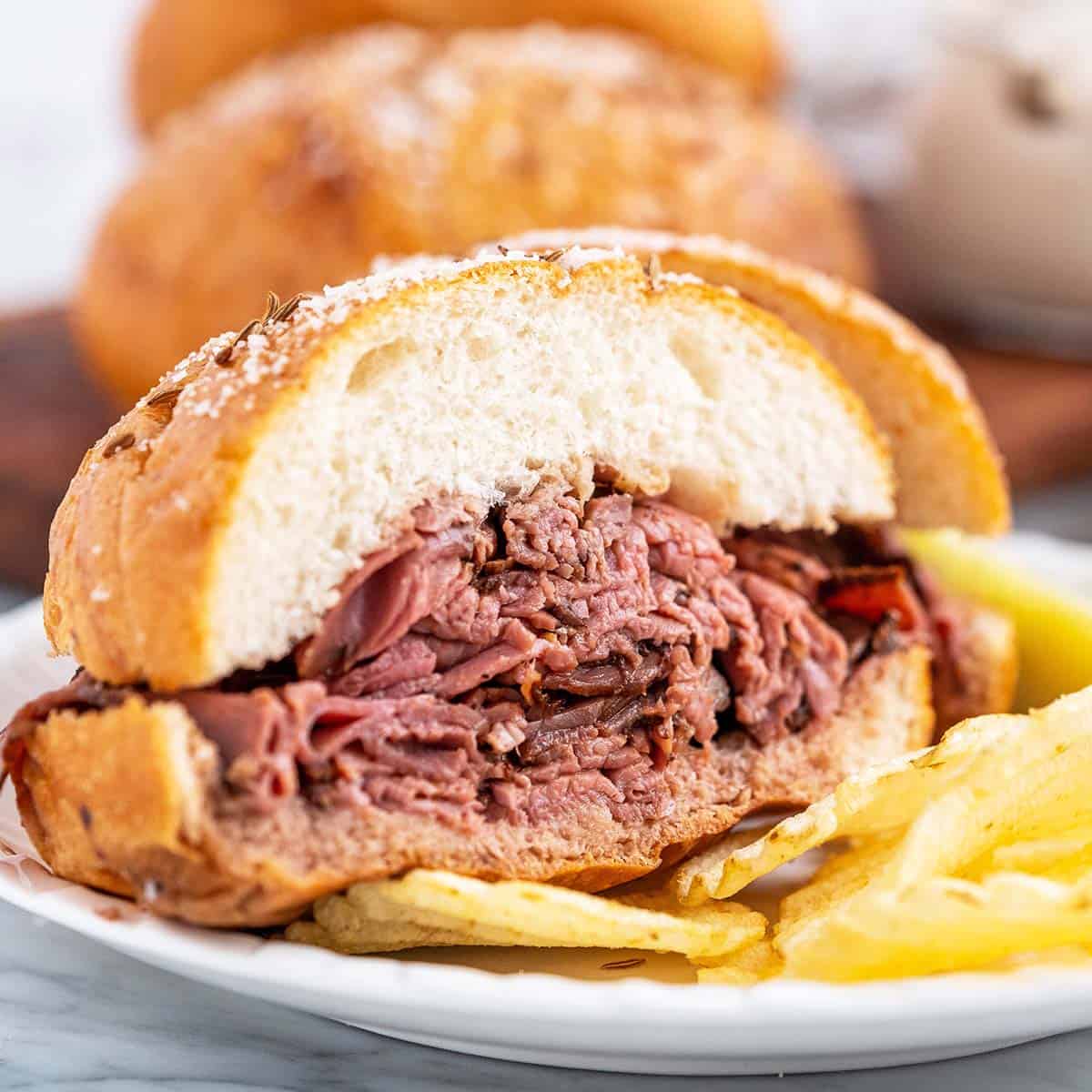 buffalo roast beef on weck featured image