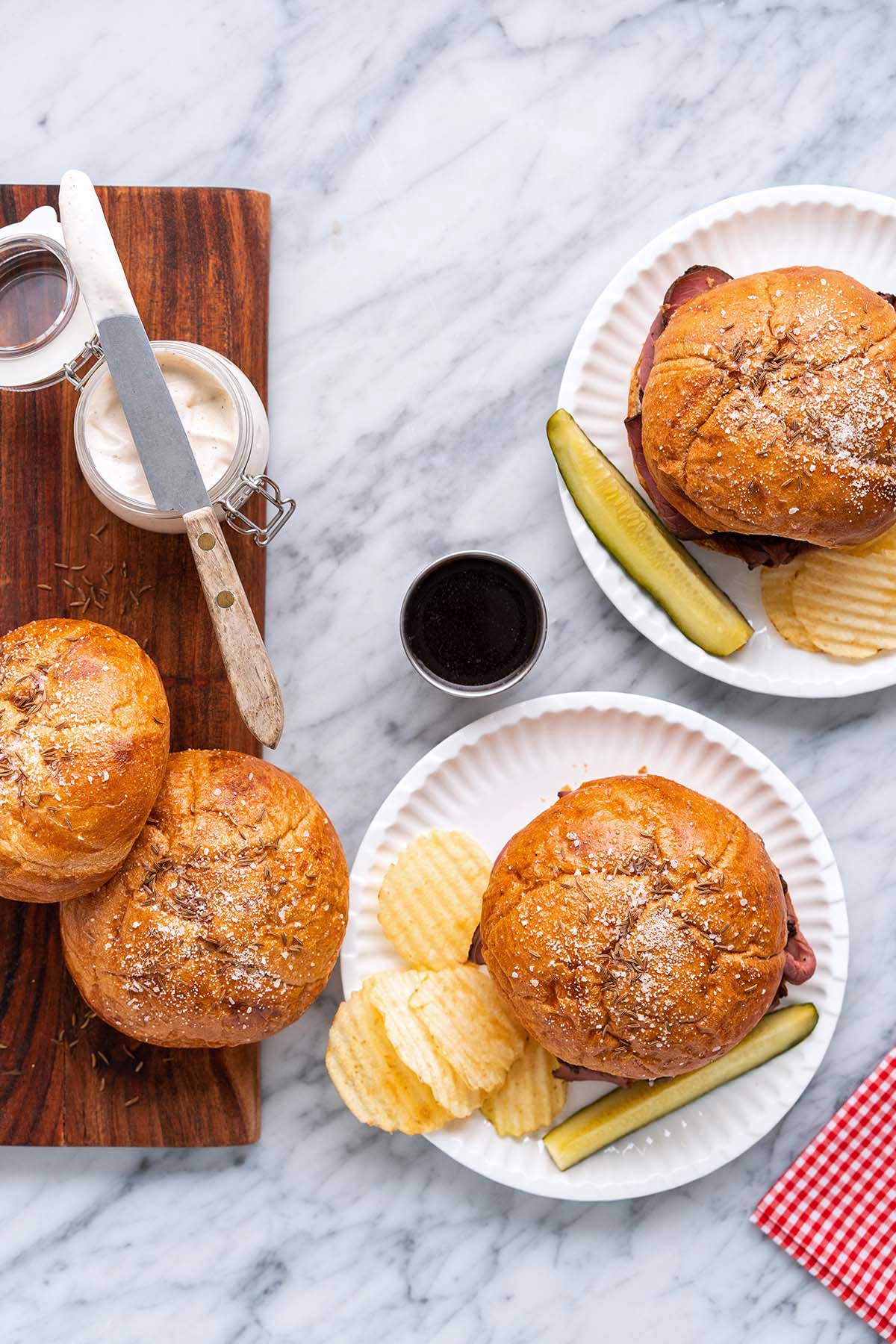 buffalo roast beef on Weck sandwiches with chips