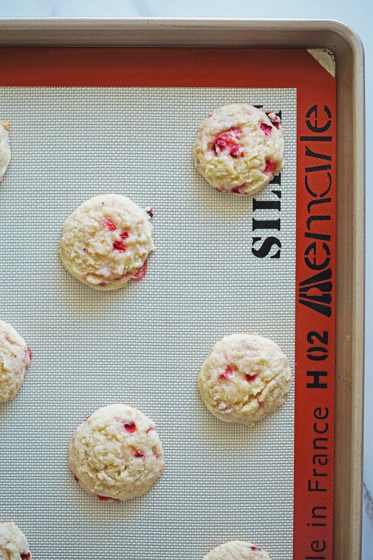 baked cookies on tray