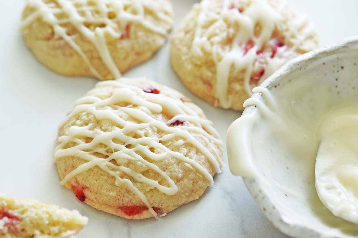 easy homemade strawberry cookies with icing