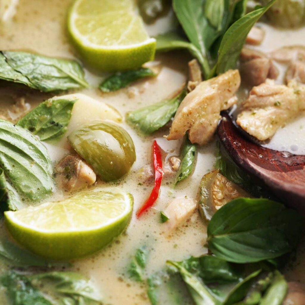easy thai green curry recipe featured image
