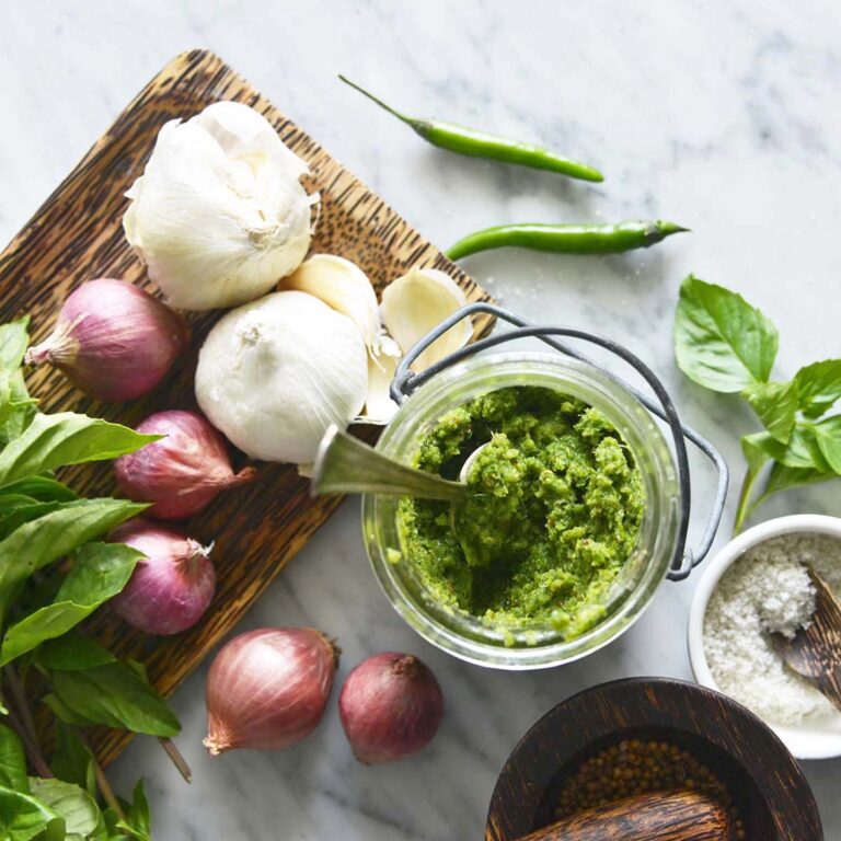 thai green curry paste recipe featured image