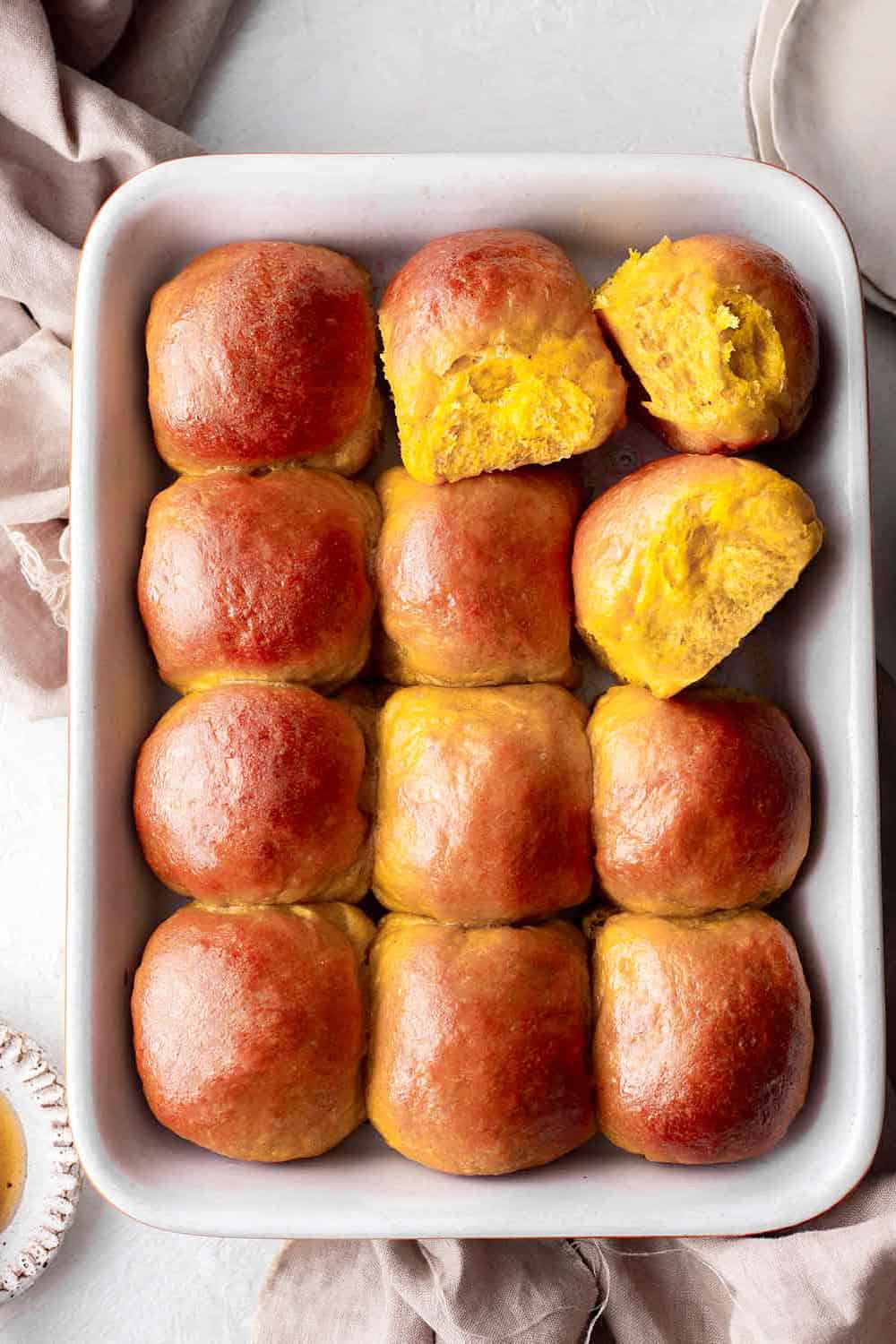 pumpkin dinner rolls