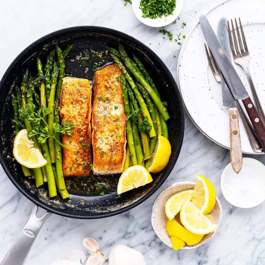 easy garlic butter salmon recipe featured image
