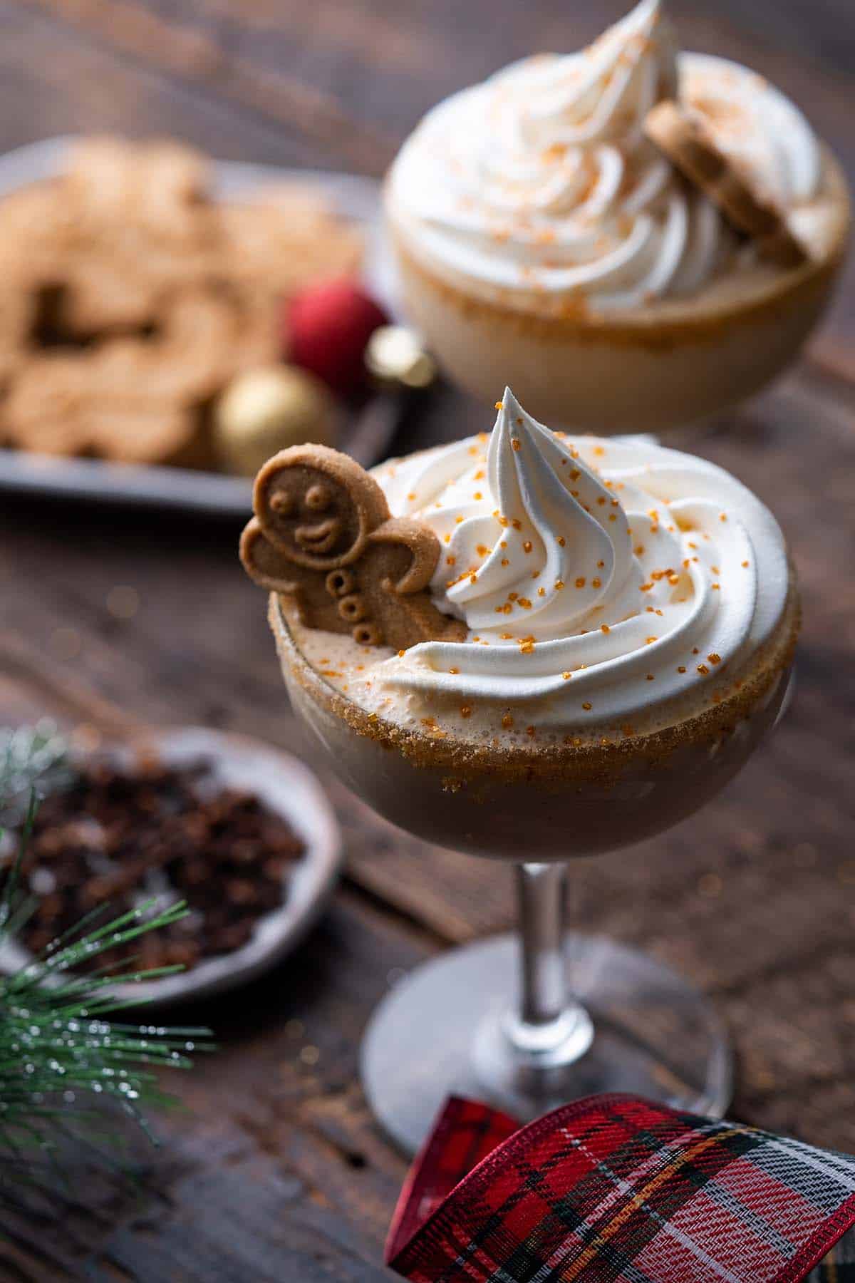 festive christmas cocktails with gingerbread men