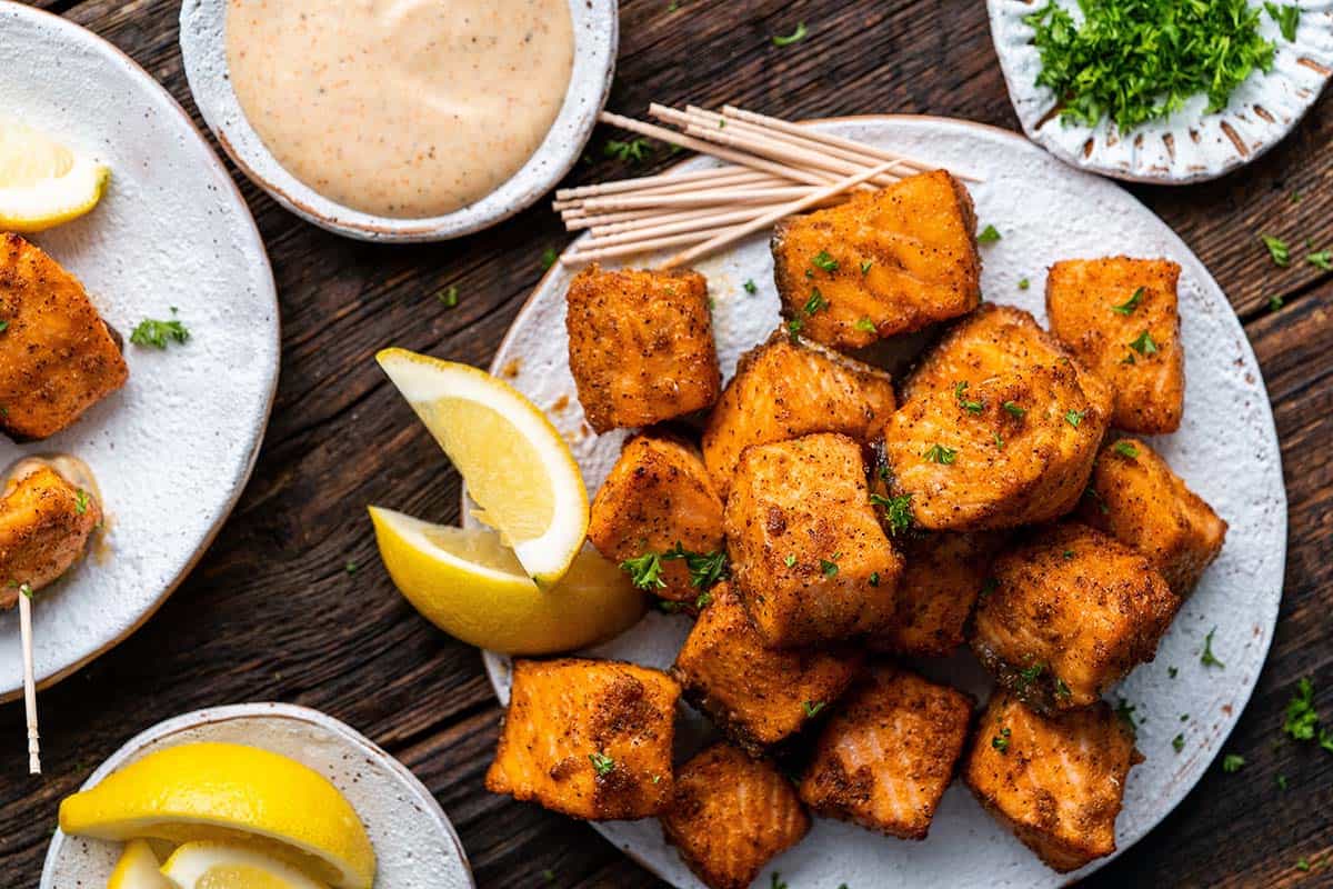 https://www.anediblemosaic.com/wp-content/uploads//2023/03/crispy-air-fryer-salmon-bites.jpg