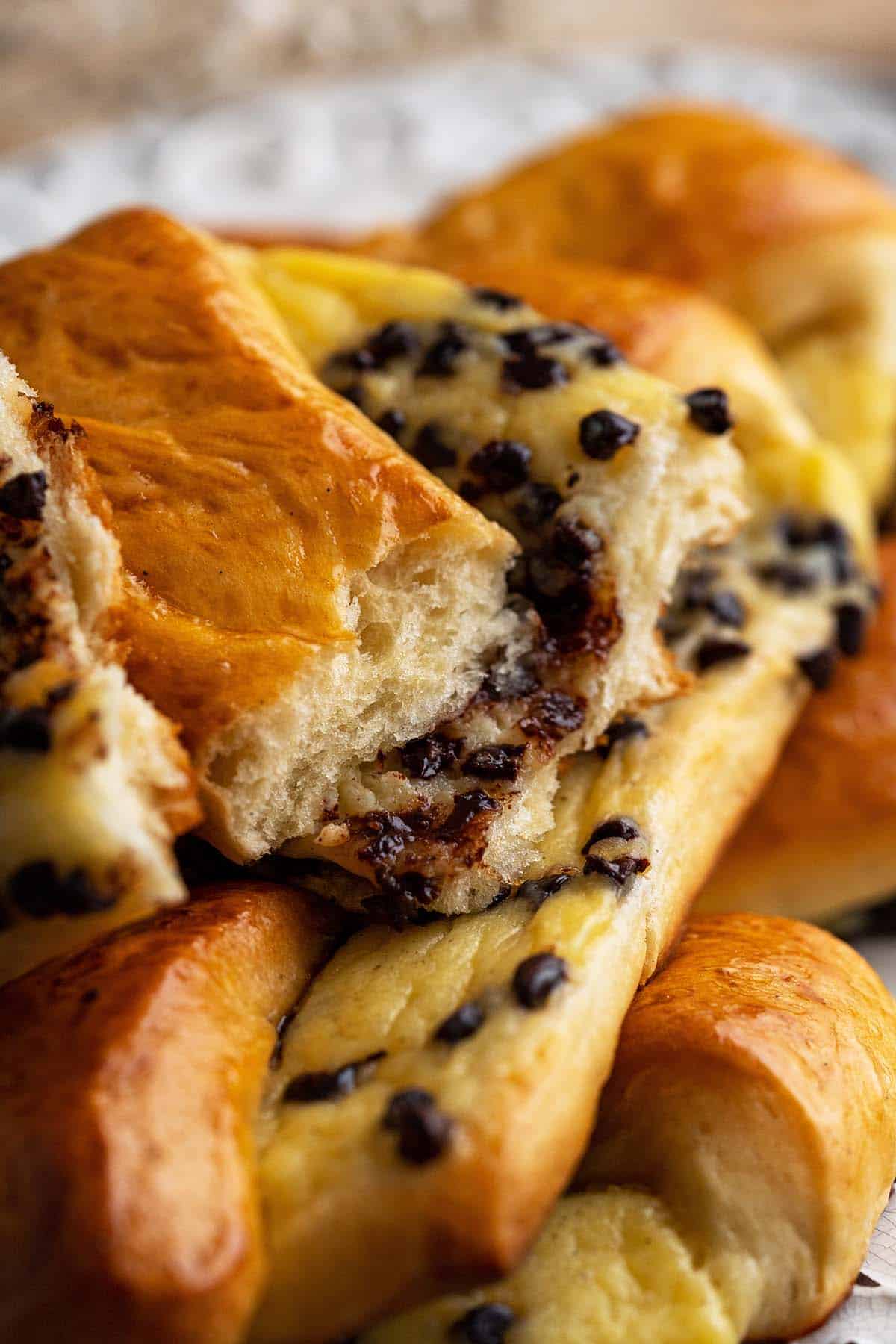brioche au chocolate with creme patisserie