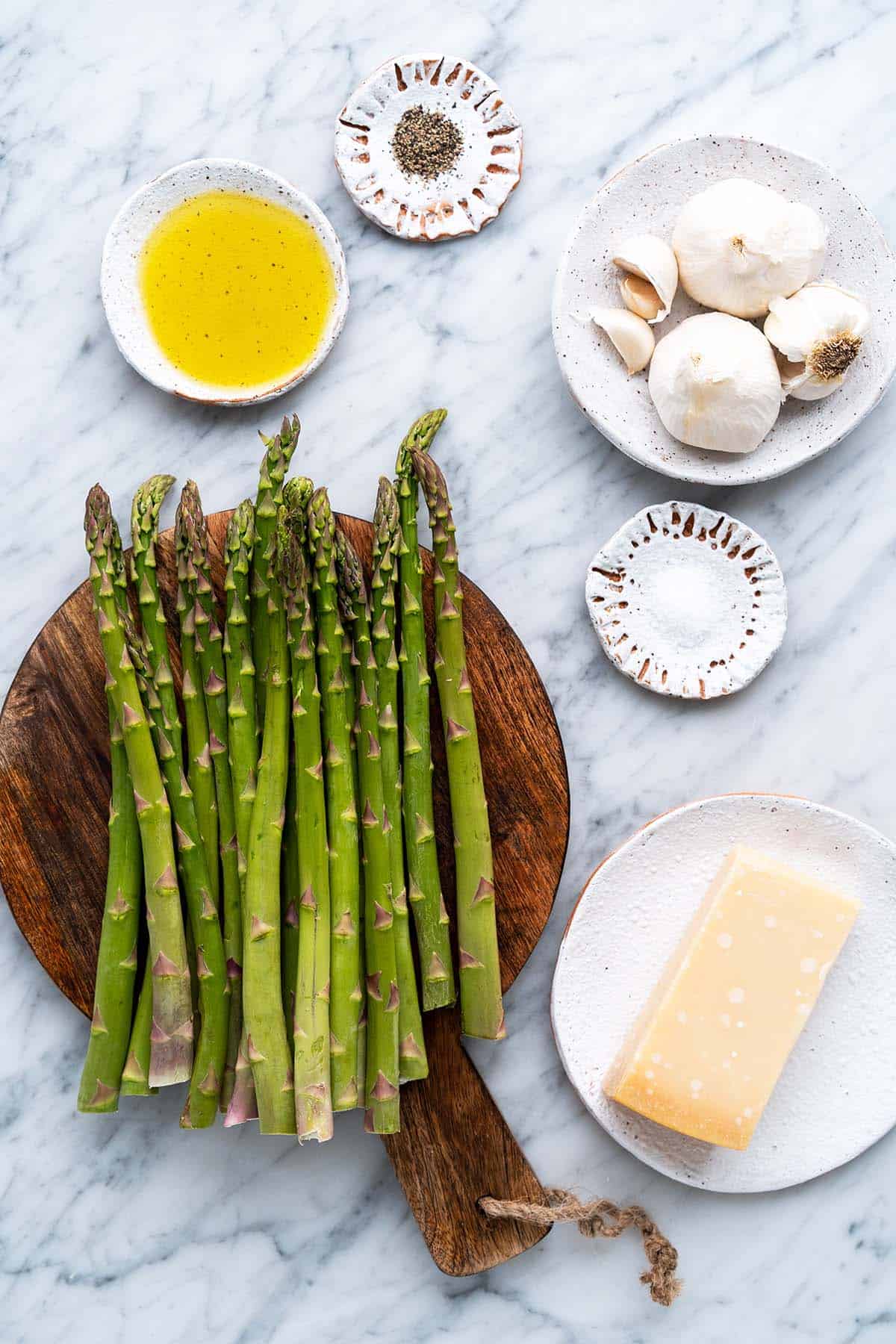 ingredients in garlic parmesan asparagus recipe