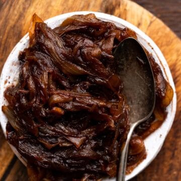 balsamic caramelized onion featured image