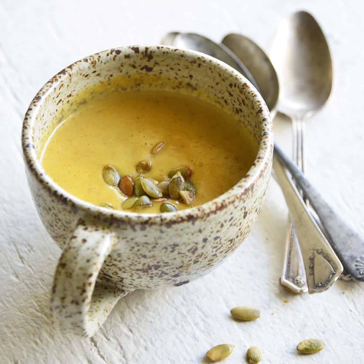 easy pumpkin soup recipe featured image