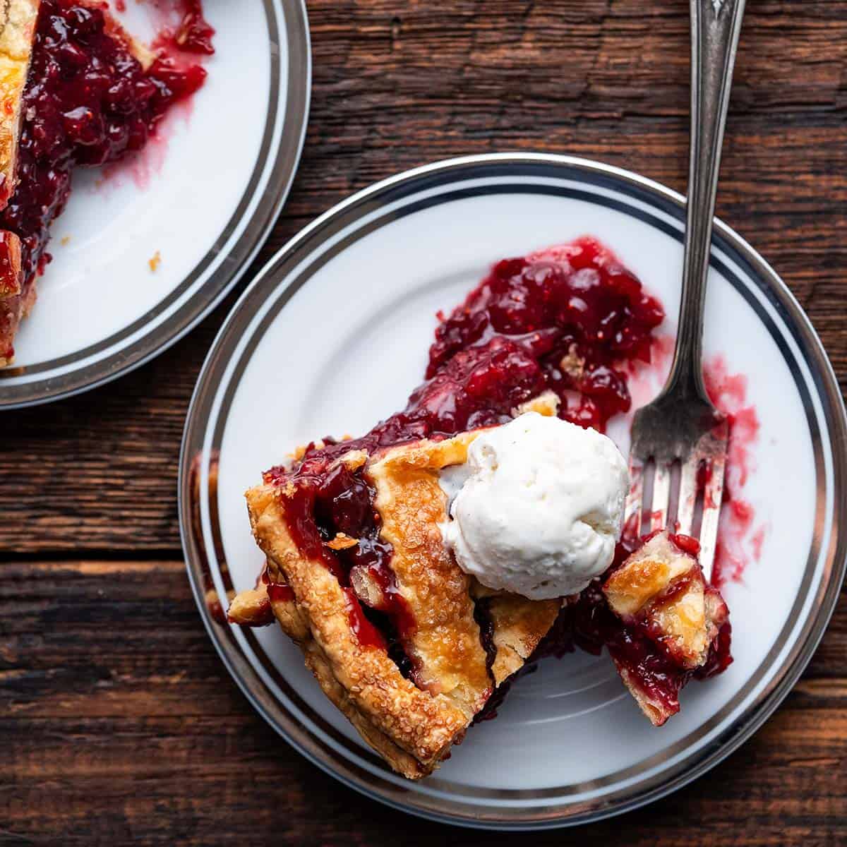 fresh cranberry pie featured image