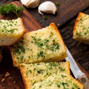 homemade garlic bread recipe featured image