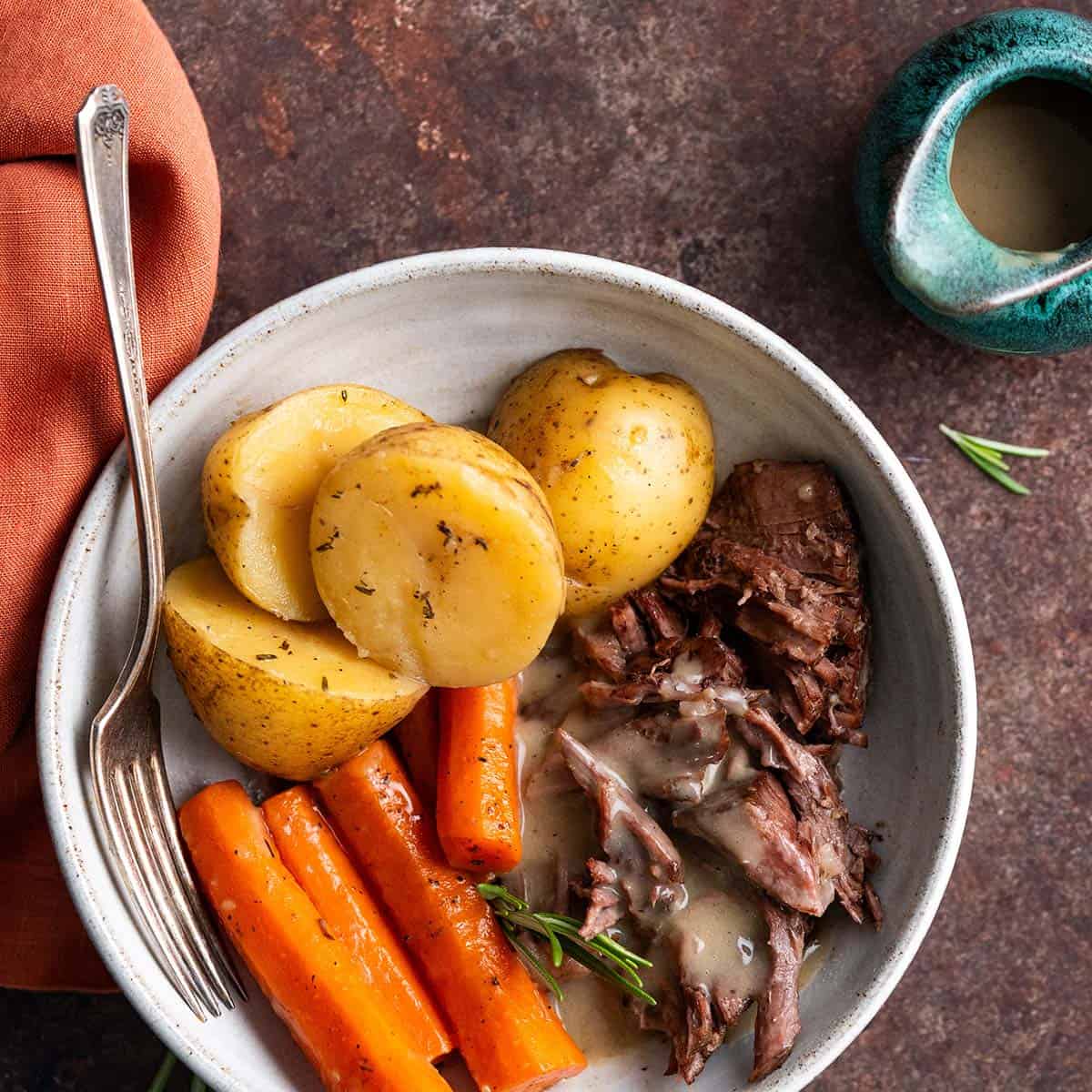 cast iron dutch oven pot roast recipe featured image