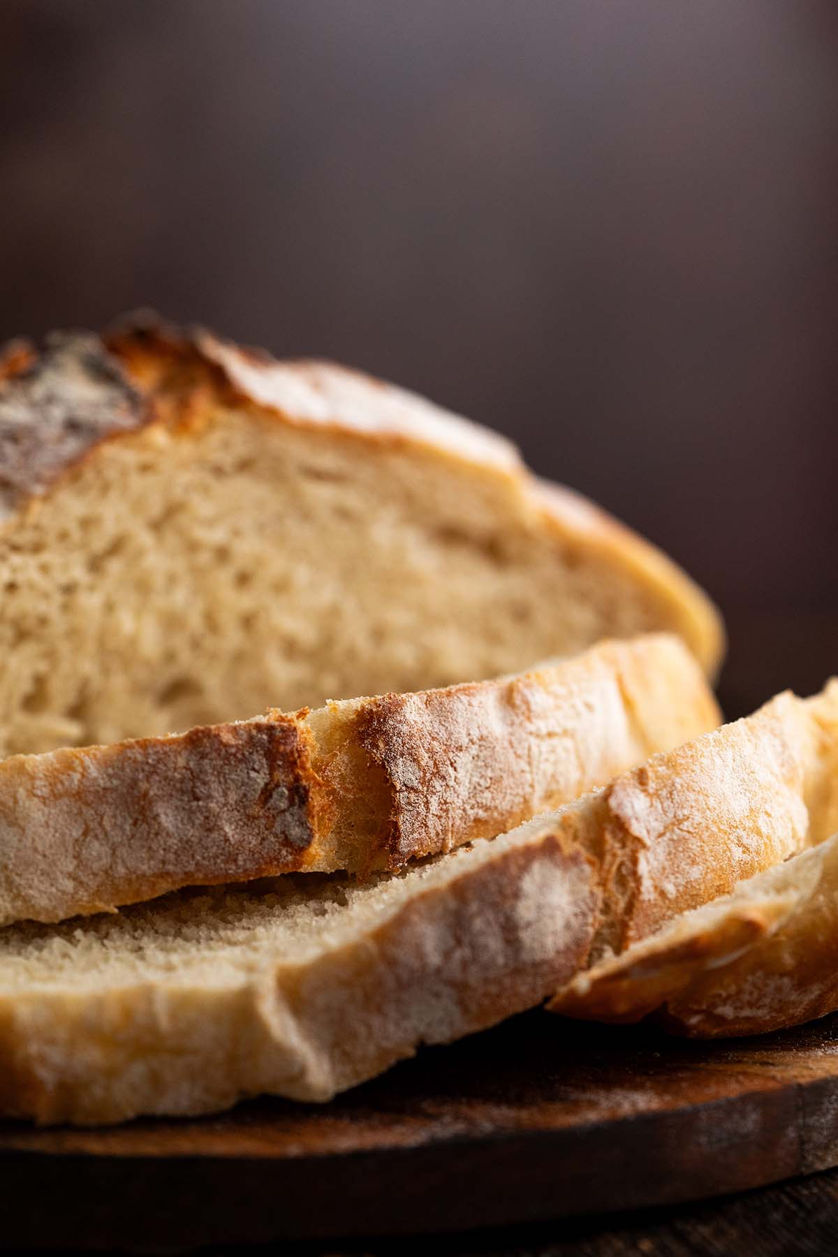 dutch oven bread slices