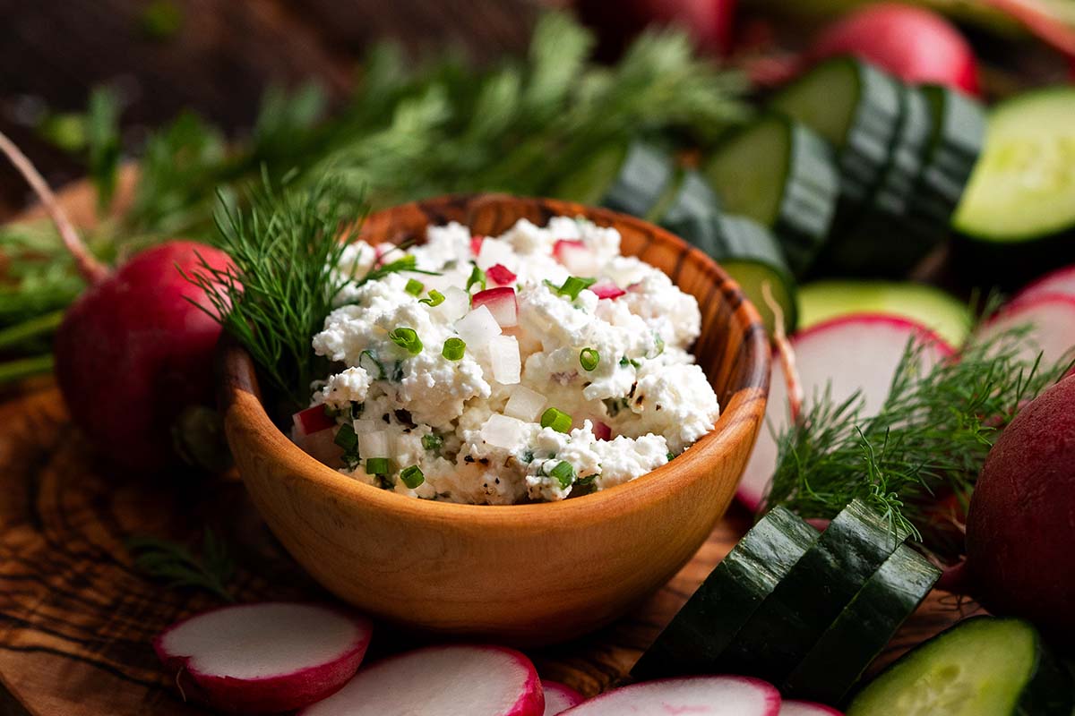 quark cheese dip with vegetables