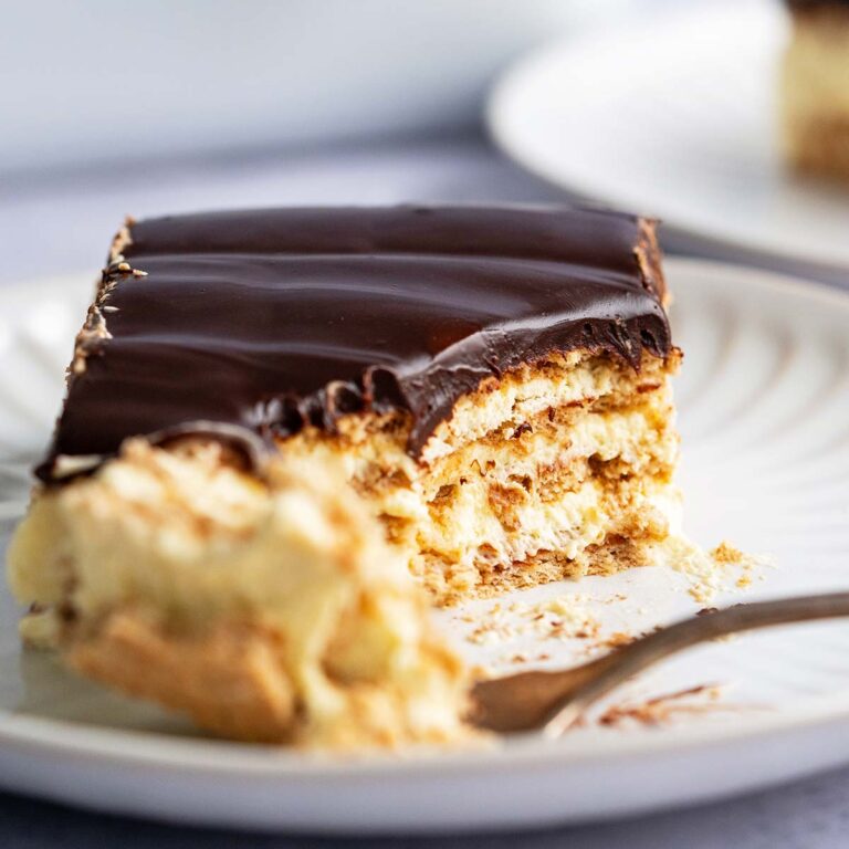 eclair cake featured image