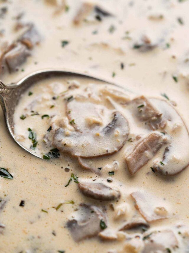 Easy Creamy Peppercorn Mushroom Sauce